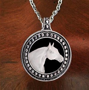 QUARTER HORSE CAMEO NECKLACE