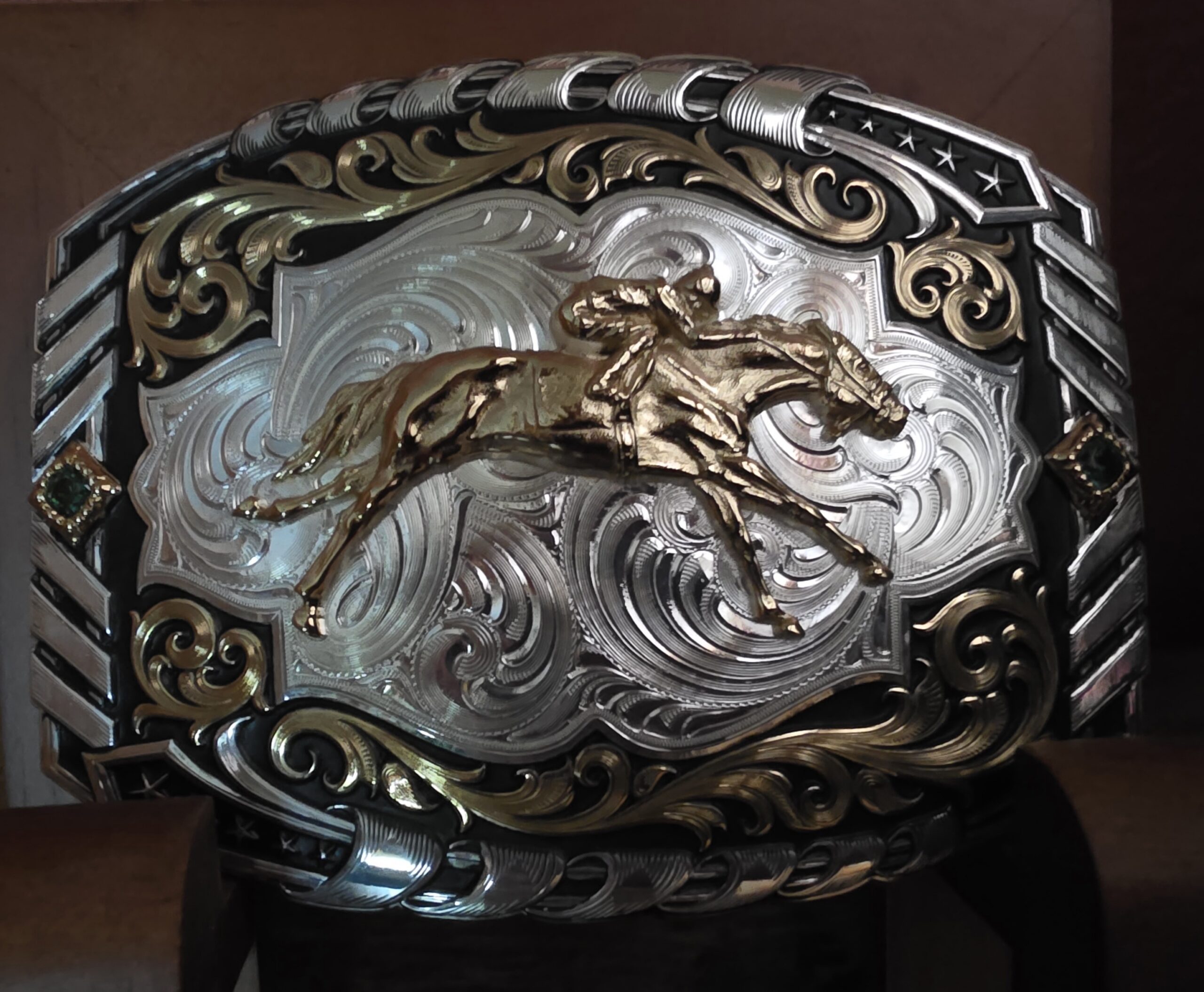OFF TO THE RACES BUCKLE - EMERALD